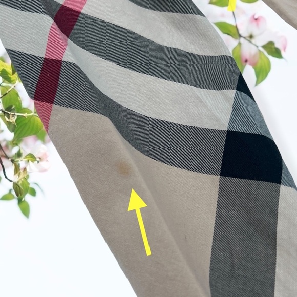 BURBERRY Button Down - Picture 6 of 8